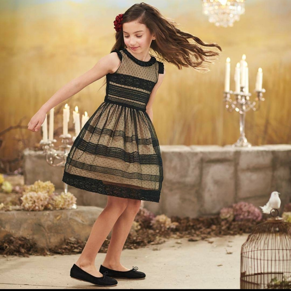 Chasing fireflies black nude lace dress 6 14 - Picture 8 of 10